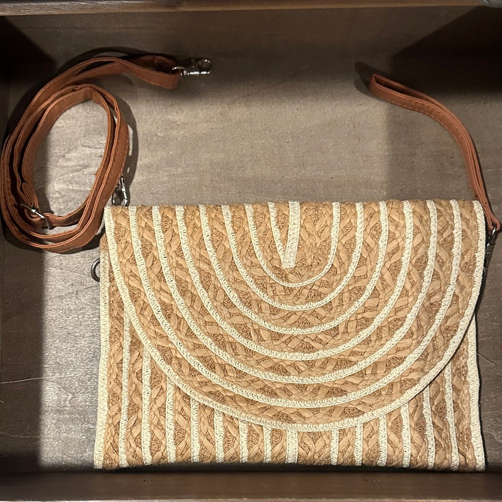 Elegant Tan and Cream Women's Bag